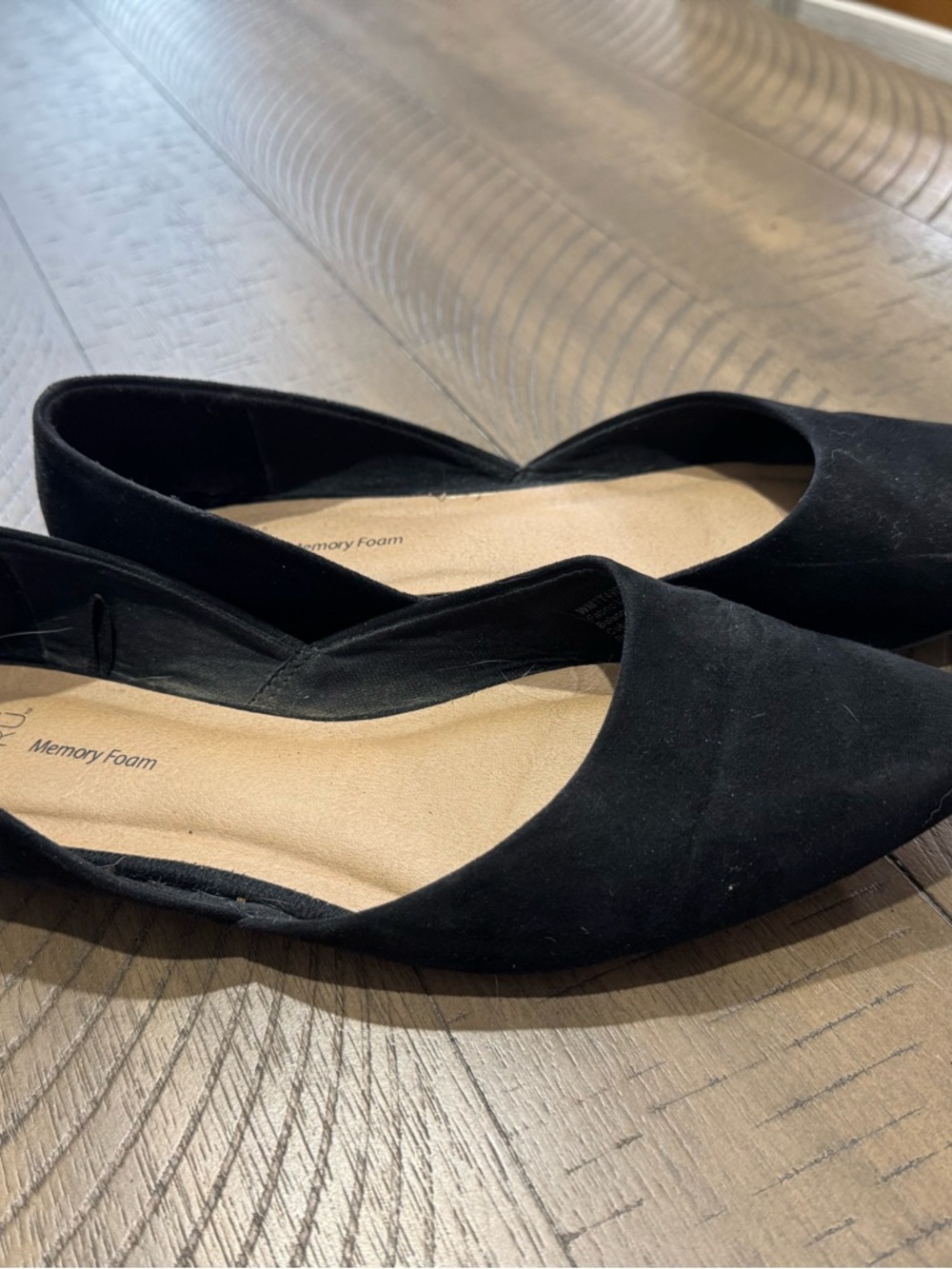 Time and Tru Black Pointed Toe Memory Foam Flats